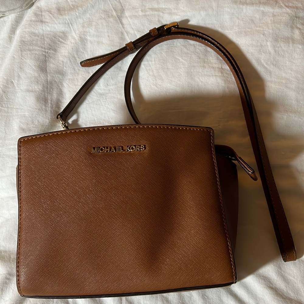 MK Authentic cross body purse